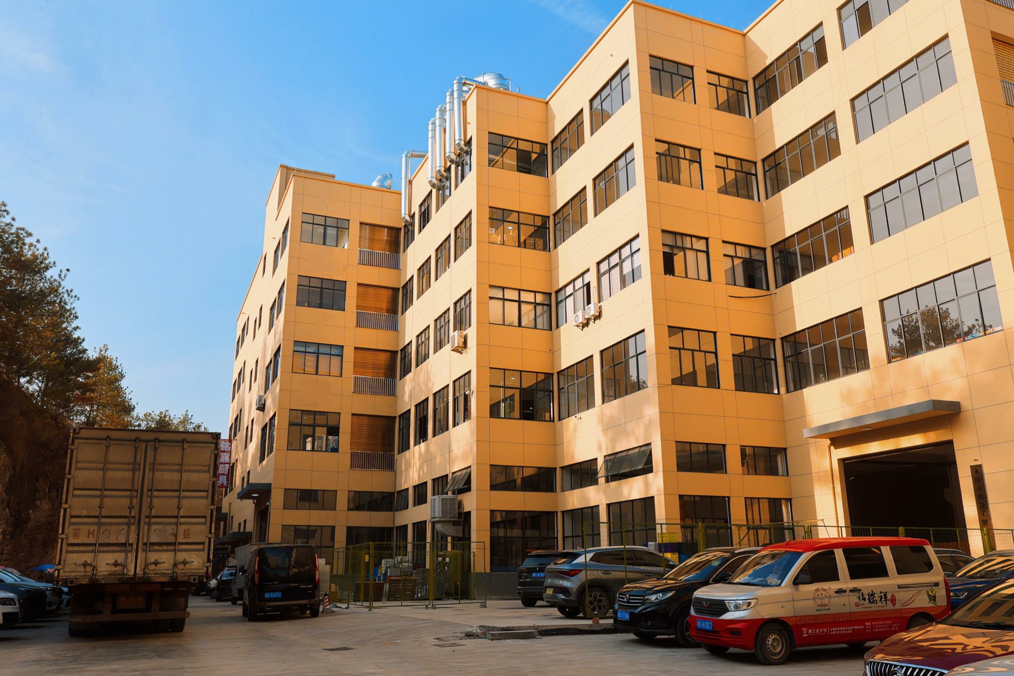 Yiwu Lvinterest Technology Co., Ltd. manufacturing base